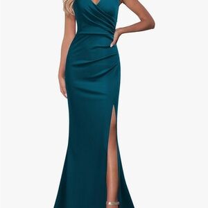 Green Ruched Maxi Dress with V-Neck and Slit
